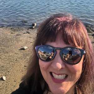 Meet your Posher, Mia